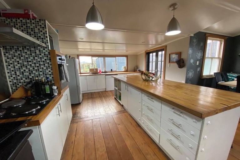 Photo of property in 24 Tayler Street, Eltham, 4322