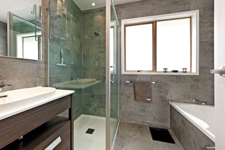 Photo of property in 20 Royal Road, Massey, Auckland, 0614