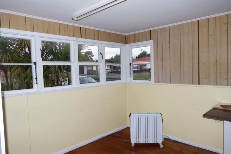 Photo of property in 2 Lambert Street, Marton, 4710