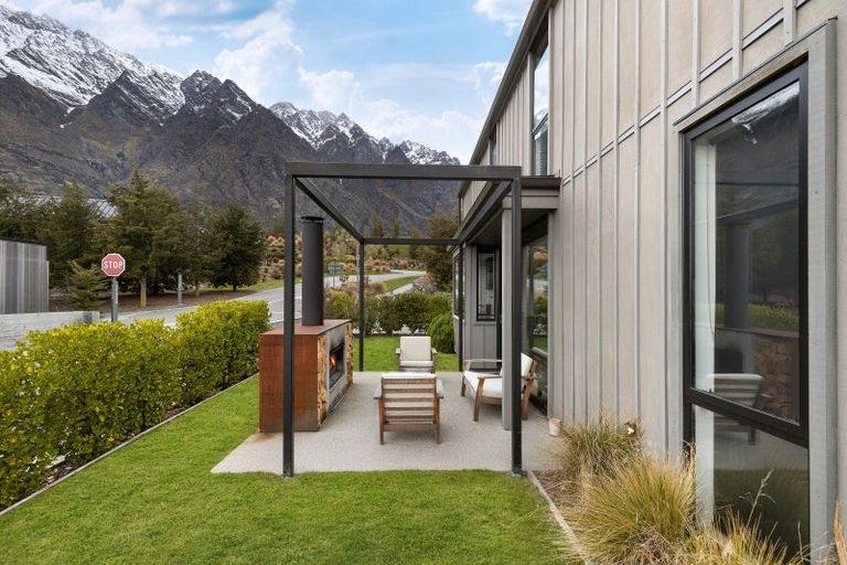 Photo of property in 6 Mckenzies Shute, Jacks Point, Queenstown, 9371