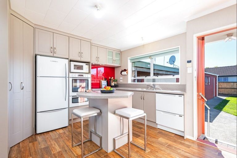 Photo of property in 61 Terry Crescent, Milson, Palmerston North, 4414