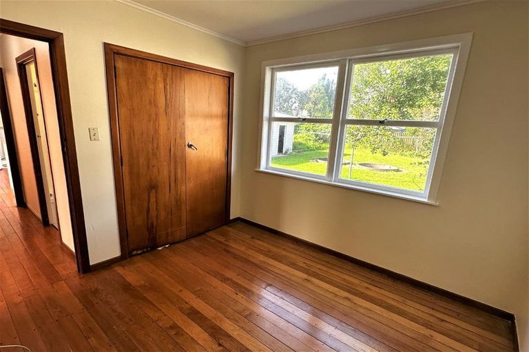 Photo of property in 44 Tiraumea Drive, Pakuranga, Auckland, 2010