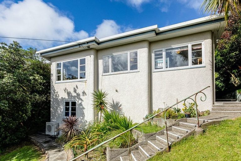 Photo of property in 139 Townsend Road, Miramar, Wellington, 6022