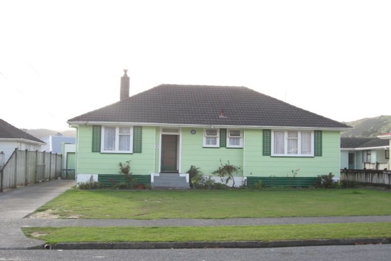 Photo of property in 37 Strand Crescent, Naenae, Lower Hutt, 5011