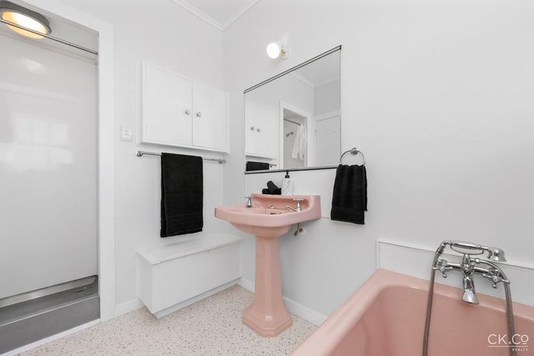 Photo of property in 117a Normandale Road, Normandale, Lower Hutt, 5010