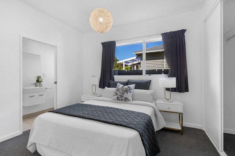 Photo of property in 130 Saint Martins Road, Saint Martins, Christchurch, 8022