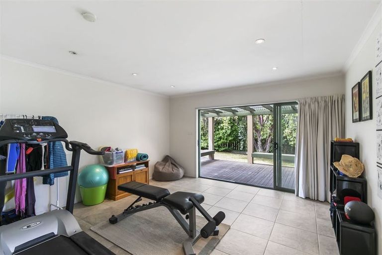 Photo of property in 38a Sunnynook Road, Sunnynook, Auckland, 0620