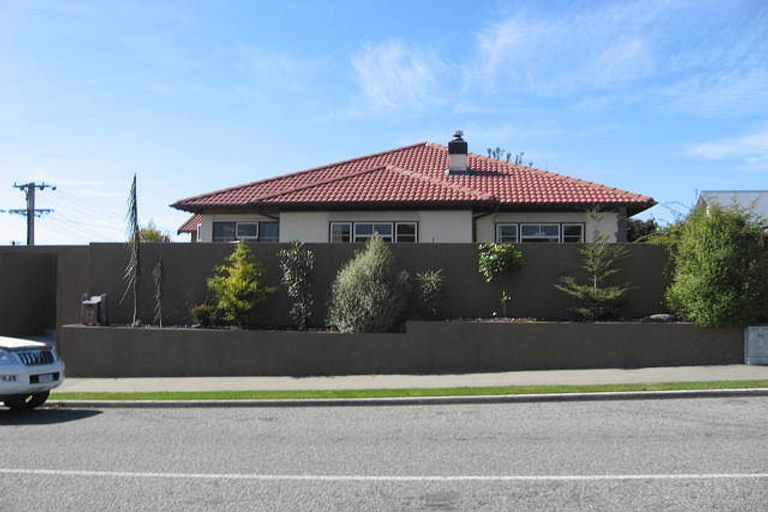 Photo of property in 57 Avenue Road, West End, Timaru, 7910