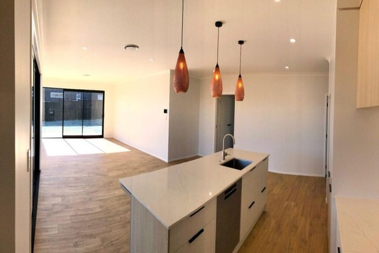 Photo of property in 10 Fetter Lane, Paerata, 2124