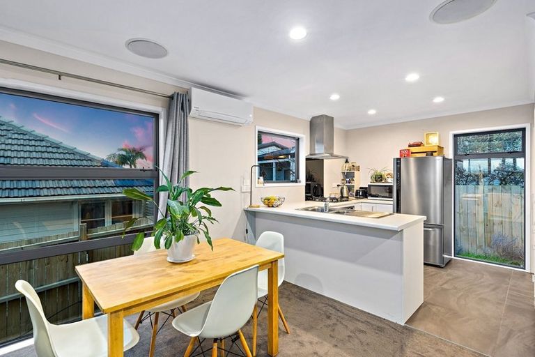 Photo of property in 67 Roberts Road, Te Atatu South, Auckland, 0610