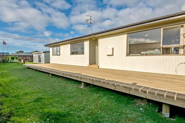 Photo of property in 9 Colonial Place, Kelvin Grove, Palmerston North, 4414