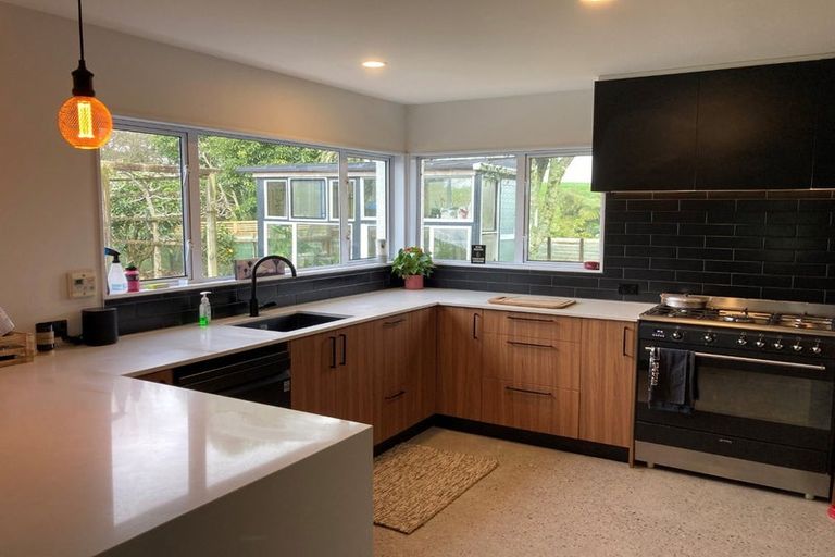 Photo of property in 12b Kororako Grove, Whalers Gate, New Plymouth, 4310