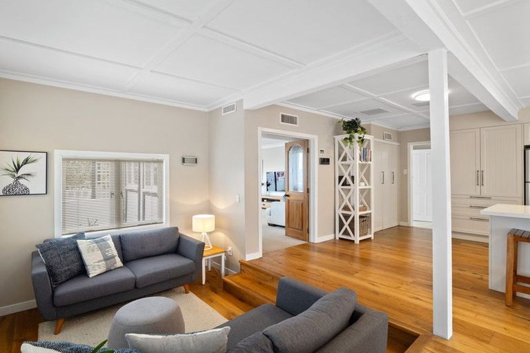 Photo of property in 2/531 Beach Road, Murrays Bay, Auckland, 0630