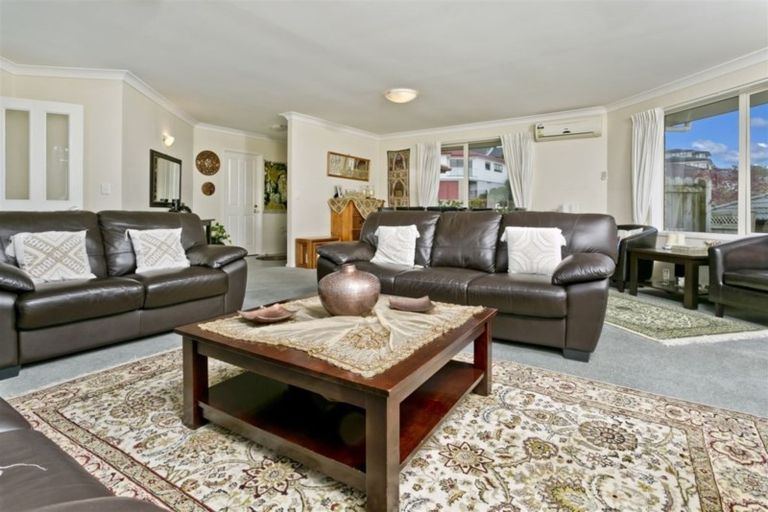 Photo of property in 39 Bluebird Crescent, Unsworth Heights, Auckland, 0632