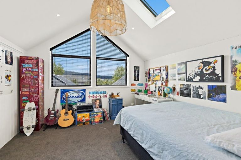 Photo of property in 75 Sandpiper Avenue, Point Wells, 0986