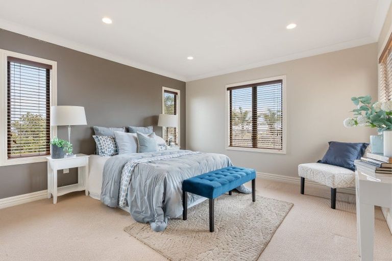 Photo of property in 11 Dunvegan Rise, East Tamaki Heights, Auckland, 2016