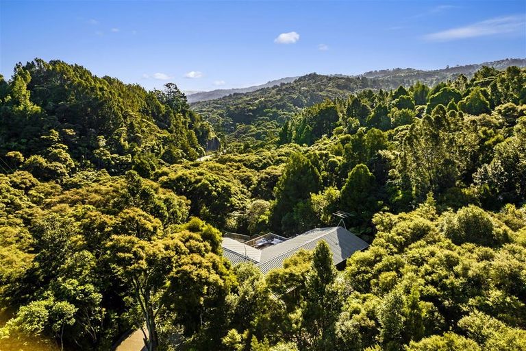 Photo of property in 87 Bethells Road, Waitakere, Henderson, 0782