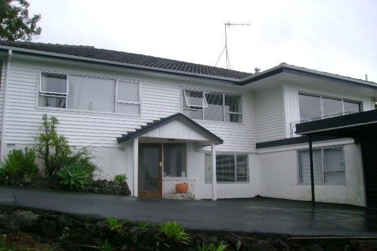 Photo of property in 26 Beach Road, Mellons Bay, Auckland, 2014