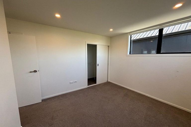 Photo of property in 12/12 Tawa Road, Te Atatu Peninsula, Auckland, 0610