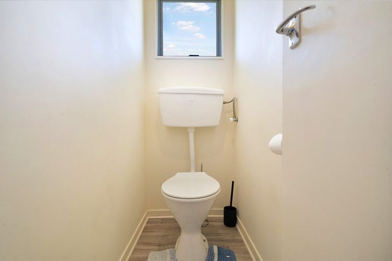 Photo of property in 12b Sturges Road, Henderson, Auckland, 0612