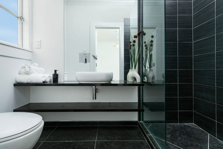 Photo of property in 9 Pine Avenue, Henderson, Auckland, 0612