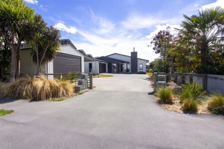 Photo of property in 135 Main Road, Pleasant Point, 7903