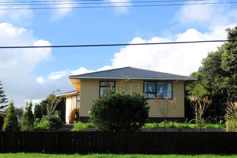 Photo of property in 87 Martin Road, Paraparaumu Beach, Paraparaumu, 5032