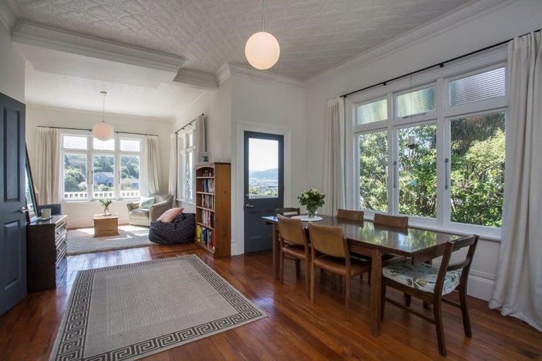 Photo of property in 112 Cliffs Road, Saint Clair, Dunedin, 9012