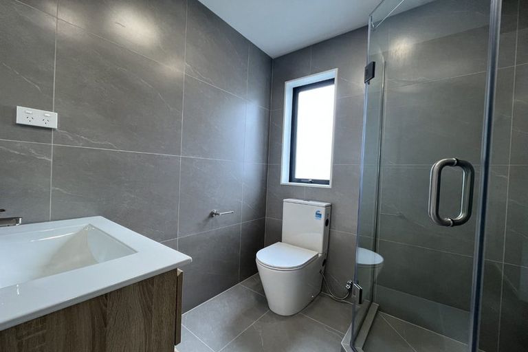 Photo of property in 1/131 Lancaster Road, Beach Haven, Auckland, 0626