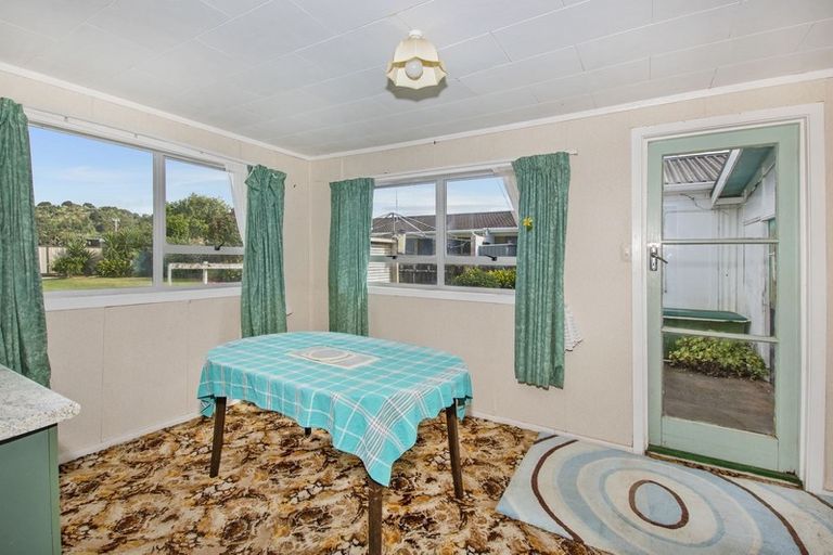 Photo of property in 16 Tauraroa Road, Maungakaramea, Whangarei, 0178