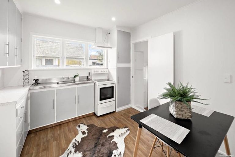 Photo of property in 2/129 Wallace Road, Papatoetoe, Auckland, 2025