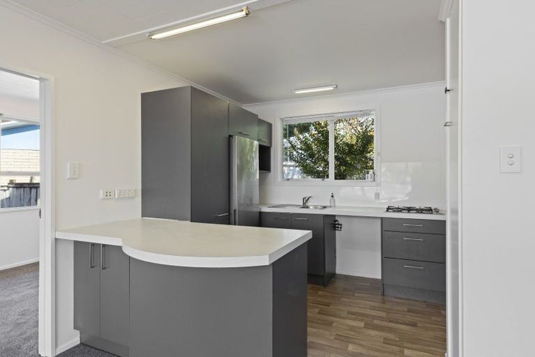 Photo of property in 8a Waterloo Place, Westown, New Plymouth, 4310