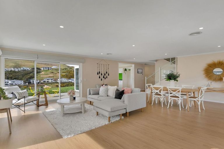 Photo of property in 44 Melksham Drive, Churton Park, Wellington, 6037