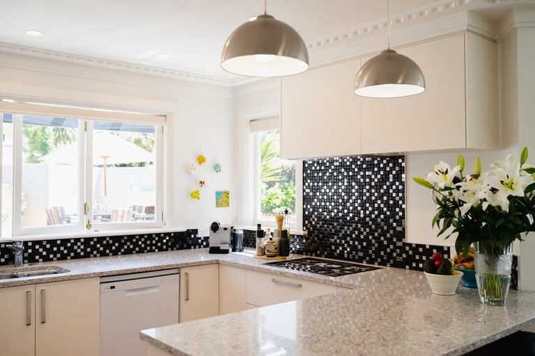 Photo of property in 10 Cliffs Road, Saint Clair, Dunedin, 9012