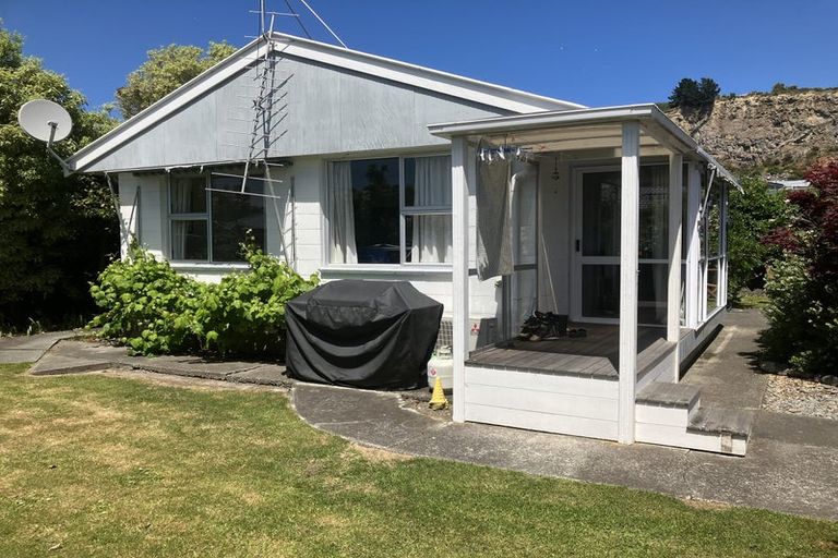 Photo of property in 1/37b Main Road, Redcliffs, Christchurch, 8081