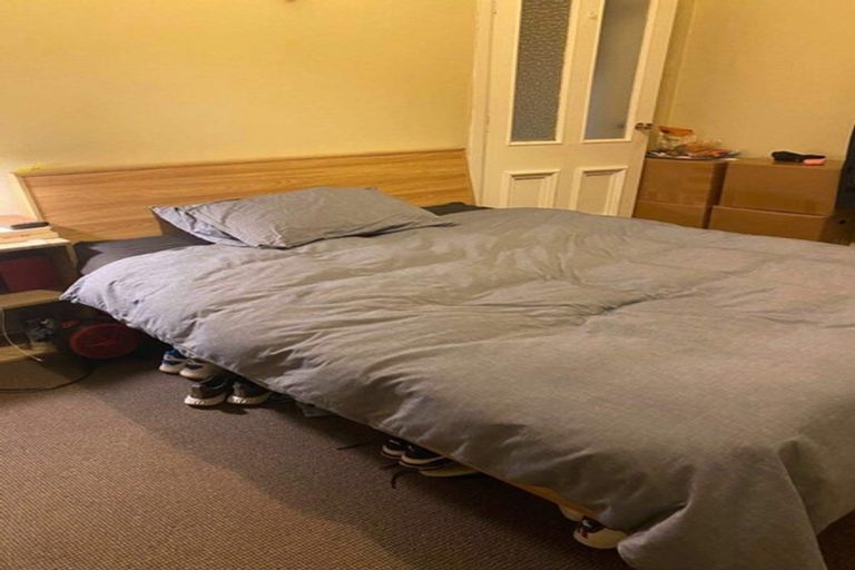 Photo of property in 1/50 Clyde Street, Island Bay, Wellington, 6023