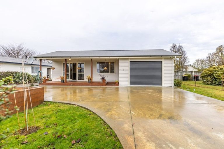 Photo of property in 26 Kent Street, Riversdale, 9776