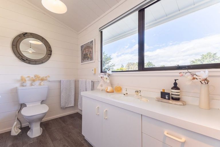 Photo of property in 115 Sims Road, Te Horo Beach, Otaki, 5581