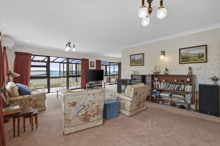 Photo of property in 4 De Luen Avenue, Tindalls Beach, Whangaparaoa, 0930