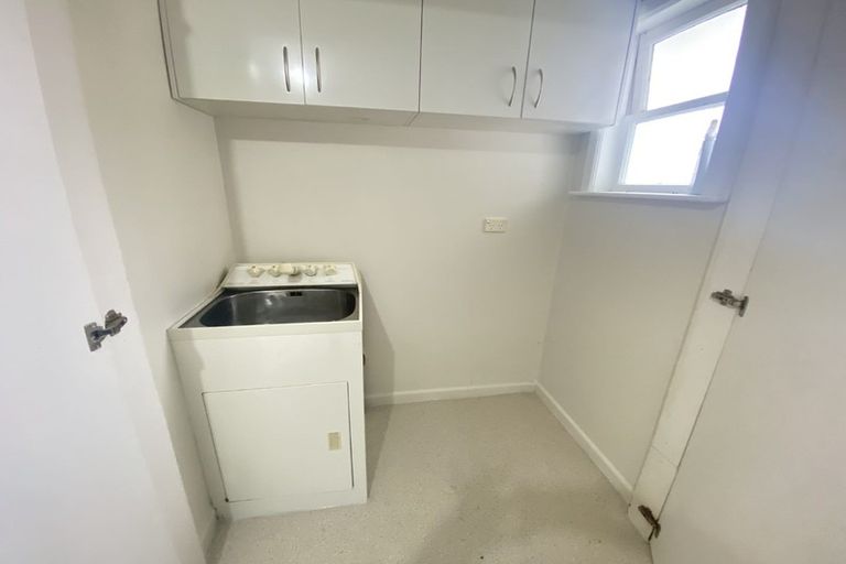 Photo of property in 1/31 Solveig Place, Randwick Park, Auckland, 2105