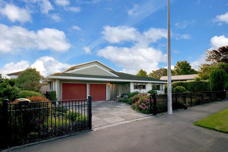 Photo of property in 287 Avonhead Road, Avonhead, Christchurch, 8042