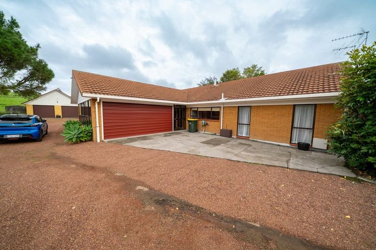 Photo of property in 248 Red Hills Road, Massey, Henderson, 0782