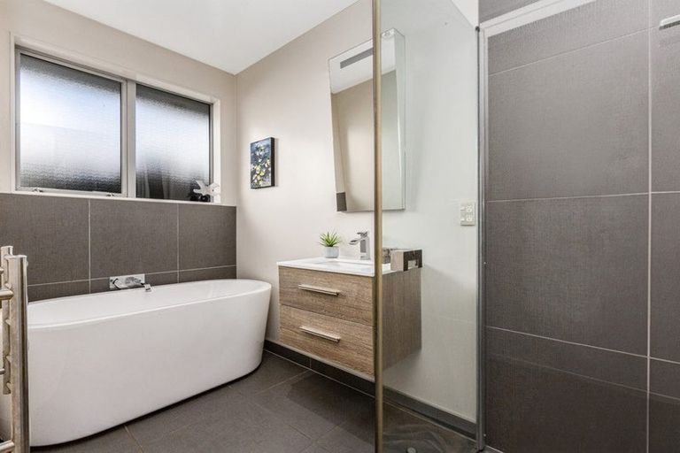 Photo of property in 64 Aotea Drive, Aotea, Porirua, 5024