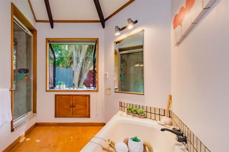 Photo of property in 76-78 Raumati Road, Raumati Beach, Paraparaumu, 5032