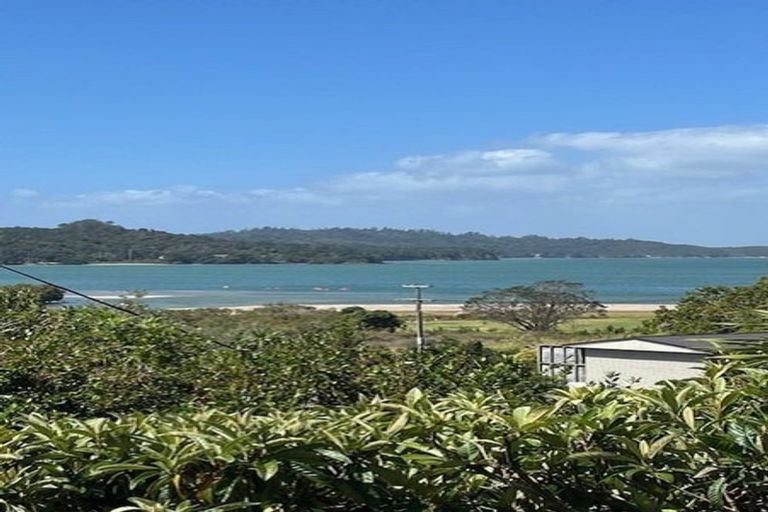 Photo of property in 5 Sandy Beach Road, Tinopai, 0593