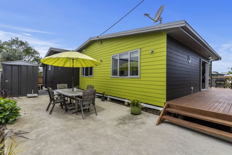 Photo of property in 18 Athenree Road, Athenree, Katikati, 3177