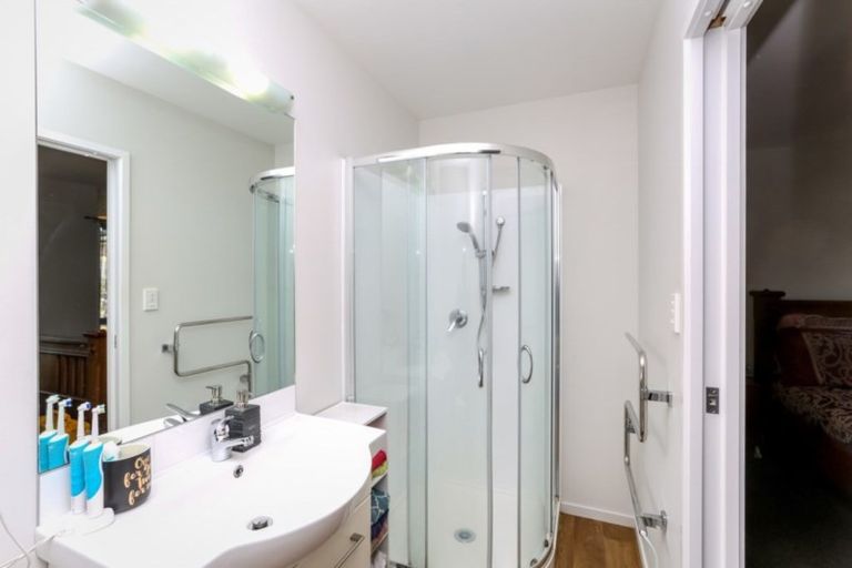 Photo of property in 15a Frederick Place, Whalers Gate, New Plymouth, 4310