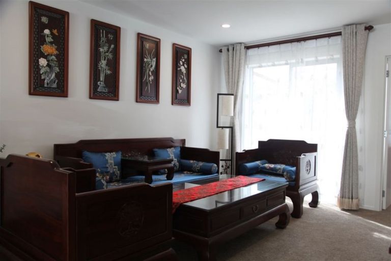 Photo of property in 3 Julia Place, Totara Vale, Auckland, 0629