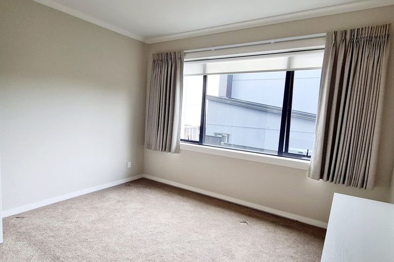 Photo of property in 4 Caldwell Place, Pinehill, Auckland, 0632