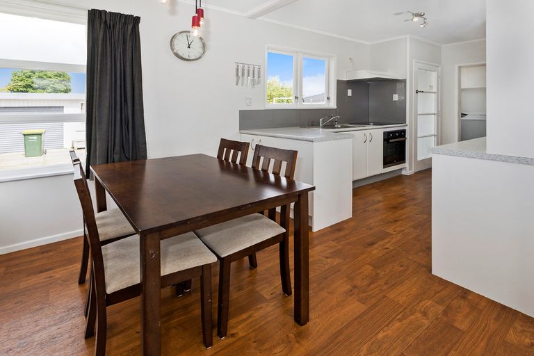 Photo of property in 72 Tatariki Street, Rosehill, Papakura, 2113